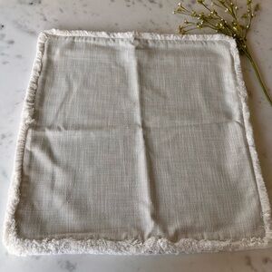 Serena and Lily Perennials Ridgewater pillow 22 x 22